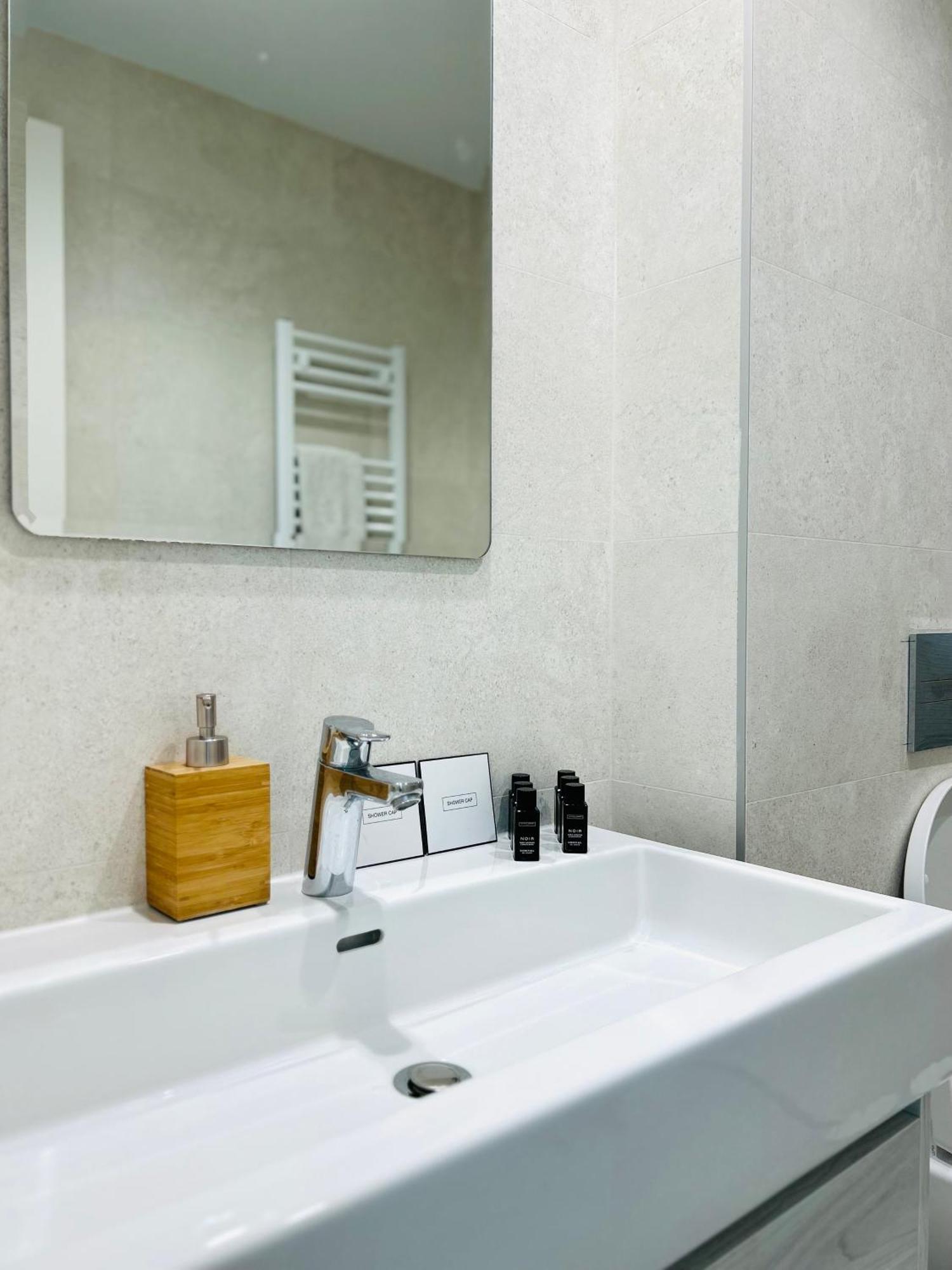 Luxury Waterfront View - BW Apartment River View Belgrado Exterior foto